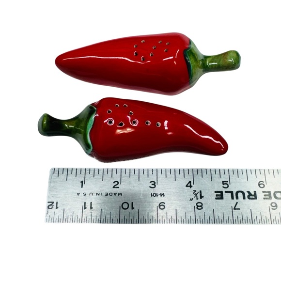Vintage Red Hot Chili Pepper Salt and Pepper Shakers Spicy Ceramic - Picture 8 of 9